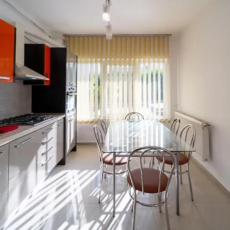 Vilă 5* House With View. 4 Parking Places