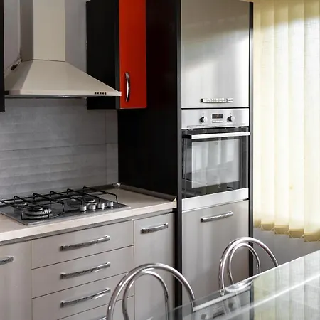 5* House With View. 4 Parking Places Vilă *